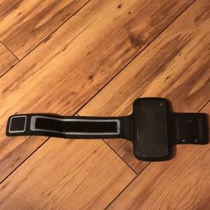 Iphone 5s armband case